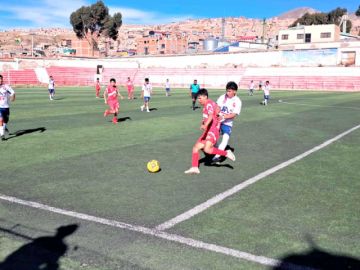 Nacional Potosí lidera del torneo de la Primera B