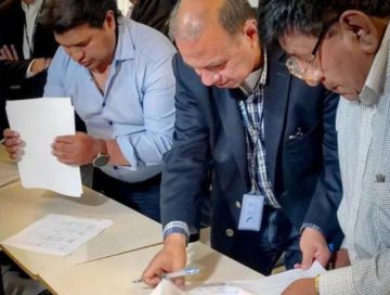 Gobierno y choferes acuerdan alza transitoria del 40% en pasajes interdepartamentales