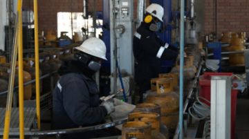 YPFB y ANH garantizan el abastecimiento de gasolina, diésel y GLP en el país