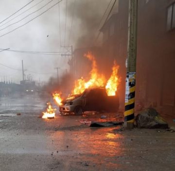 Vehículo termina incinerado en incendio, una persona resultó lesionada FOTO: POLICÍA POTOSÍ