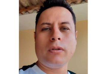 Lara vuelve a arremeter contra Ernesto Justiniano, y lo compara con ‘Oso’ Chavarría