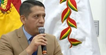 Gobierno respalda decreto que habilita a Paz a ejercer funciones desde el exterior