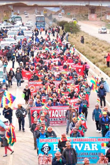 COB inicia marcha y confirma que asistirá al diálogo con el Gobierno