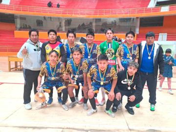 Saca Chispas F.C campeón en la sub 18 varones.