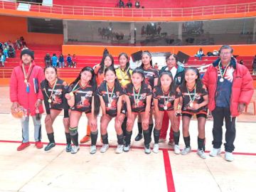 JOC campeonas en la sub 18 damas.