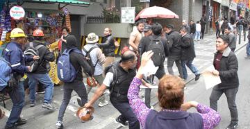 Paz elimina aportes obligatorios y la COB activa bloqueo nacional