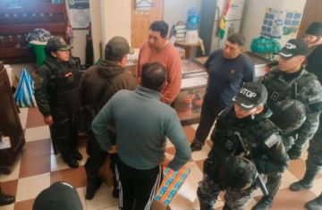 Policía ingresa a la residencial de la COB y causa alarma en filas sindicales