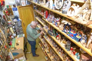 Coleccionista tiene más de mil nacimientos de Jesús
