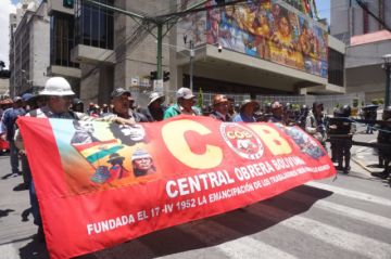 Autoridades del Gobierno y dirigentes de la COB instalan diálogo en La Paz
