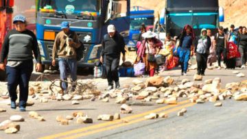 Bloqueos se multiplican y golpean al turismo y la economía en el país