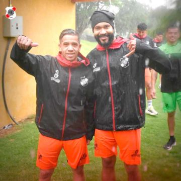 Nacional trabaja con equipo completo en Cochabamba