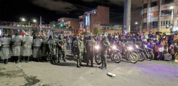 Policía utiliza gases contra Ponchos Rojos