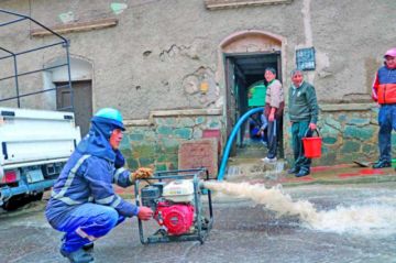 Aapos reporta que basura de todo tipo bloquean alcantarillas domiciliarias