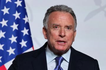 Un emisario de Trump se reúne con el hijo del sha para abordar protestas en Irán