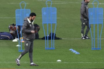Arbeloa se estrena como técnico del Real Madrid dirigiendo su primer entrenamiento