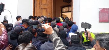 Potosí: Estalla la violencia en medio del conflicto por los pasajes