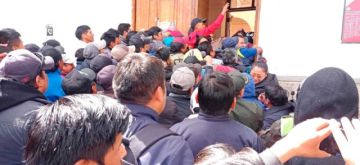 Choferes desatan violencia y ponen en riesgo avances en la negociación