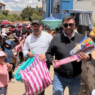 Fiscalía de Potosí agasaja a niñas y niños de varios municipios