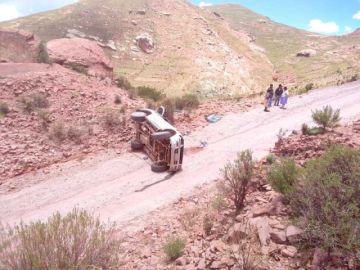 Vuelco de vagoneta en Candelaria deja una mujer fallecida y tres heridos