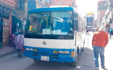 Los choferes imponen el pasaje de micros de Bs 3 y no hay sanciones