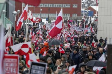 Miles de manifestantes rechazan en la capital de Groenlandia los ataques de Donald Trump