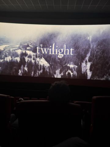 La saga  vampírica "Crepúsculo" regresó a salas de cine por su aniversario 20°
