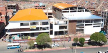 Gobernador confirma entrega del proyecto de construcción del mercado Chuquimia