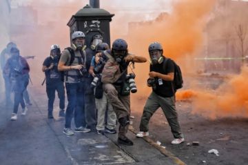 Más de 300 periodistas permanecieron entre rejas en todo el mundo al cierre de 2025