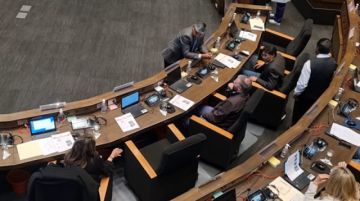 Senadores reprochan a Condori tras proponer reducir su sueldo a Bs 10.000