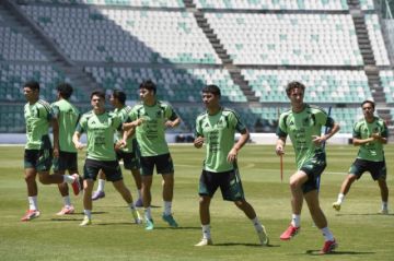 Bolivia rinde su último examen ante México en la reapertura del “Tahuichi”