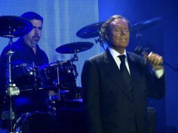 La Fiscalía archiva la denuncia contra Julio Iglesias por falta de competencia