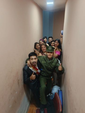Anoche se presentó la obra teatral "El Bule", una sátira de la situación de Potosí
