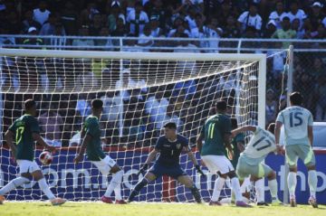 Bolivia amplía su sequía de triunfos, tras derrota ante México 