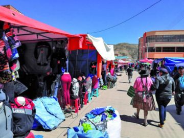 ¿Qué variedad de productos existen en la feria de Potosí para el regreso a clases?