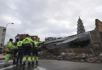 El temporal provoca el derrumbe de dos edificios en Ponferrada y Segovia sin heridos, y 800 incidencias en Galicia