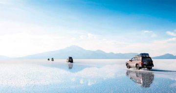 Acumulación de agua limita acceso al centro del Salar de Uyuni