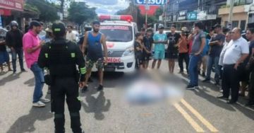 Santa Cruz: Universitario pierde la vida atropellado por un micro que intentaba rebasar a otro