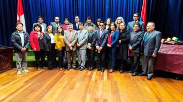 Posesionan la nueva directiva de los docentes de la UATF