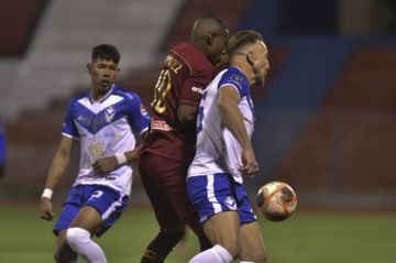 Totora Real Oruro y Gualberto Villarroel salen con un empate en el duelo de ida