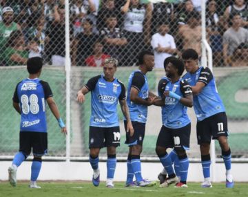 Triunfo celeste en el clásico cruceño 