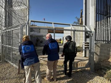 Un primer grupo de palestinos entra en Gaza desde Egipto tras la reapertura del paso de Rafah
