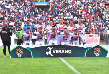 La banda roja ve de reojo el duelo de la Libertadores