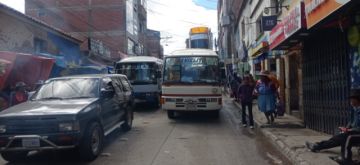 Los micros vuelven a las calles de Potosí pero siguen cobrando  Bs 3,00