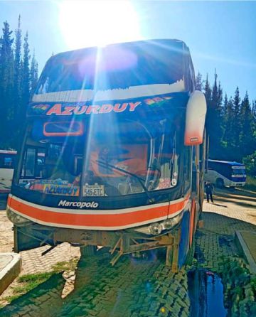 Azurduy: Accidente de bus deja un muerto