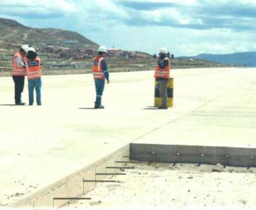 Naabol destaca la calidad de la pista del aeropuerto de Potosí