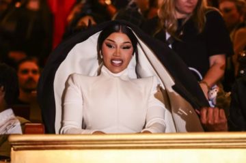 Cardi B, la invitada favorita de los aficionados para acompañar a Bad Bunny en el Super Bowl