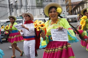 Comienzan protestas contra la apropiación peruana de cultura boliviana