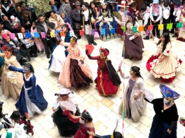 Se revivió épocas pasadas con los bailes de salón en el Museo El Cabildo.
