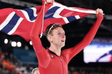 El noruego Eitrem, oro y récord olímpico en 5.000 m de patinaje de velocidad