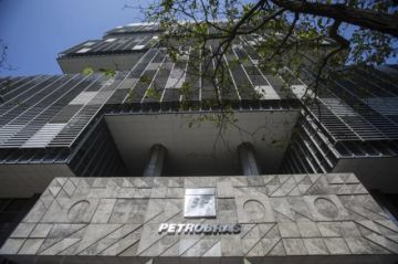 Multan a Petrobras por derrame de fluido tras perforación petrolera cerca del Amazonas